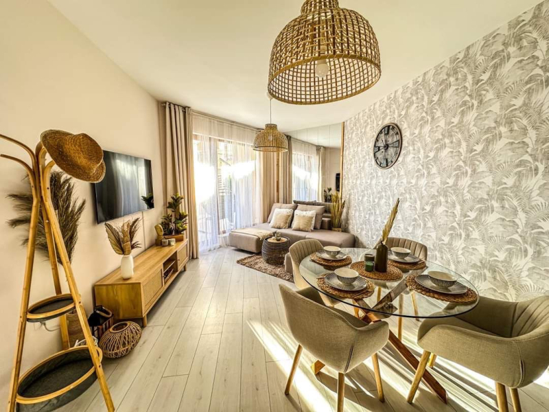 Luxury Apartment with Spacious Terrace – 1 Bedroom