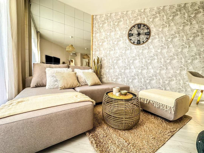 Luxury Apartment with Spacious Terrace – 1 Bedroom