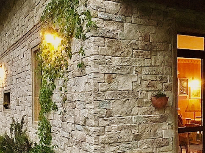 Luxury Italian-Style House with Pool, Tuscan Architecture and Private Garden