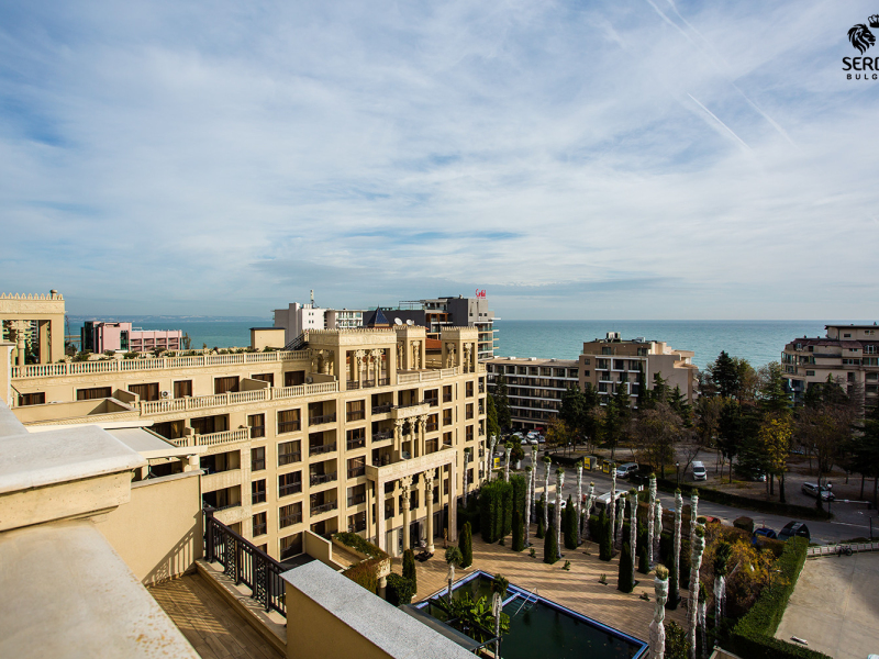 Exclusive penthouse with a huge terrace and panoramic sea views