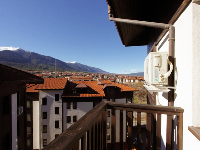 Elegant One-Bedroom Apartment in the Royal Park Resort