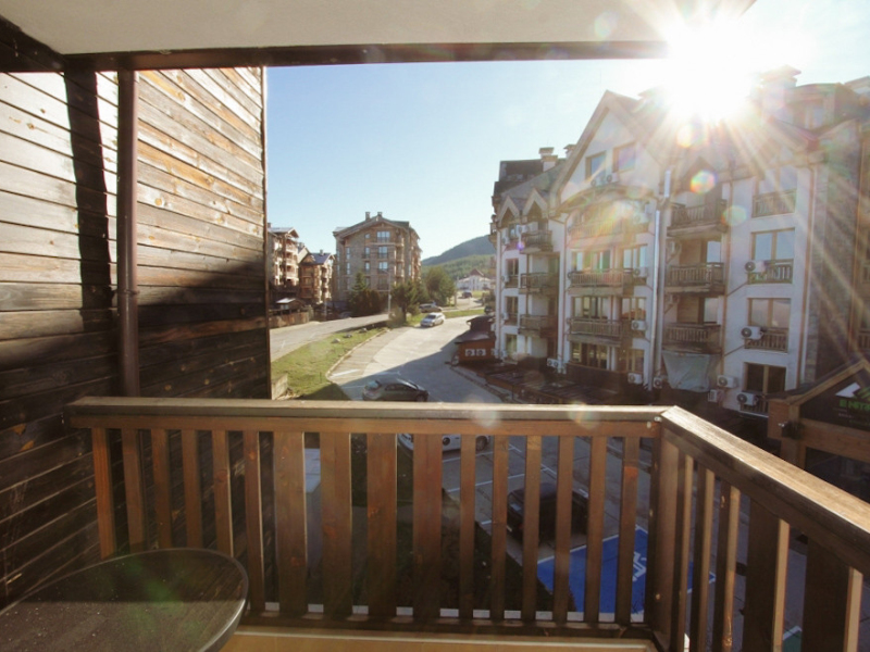 Renovated One-Bedroom Apartment in Royal Park Resort
