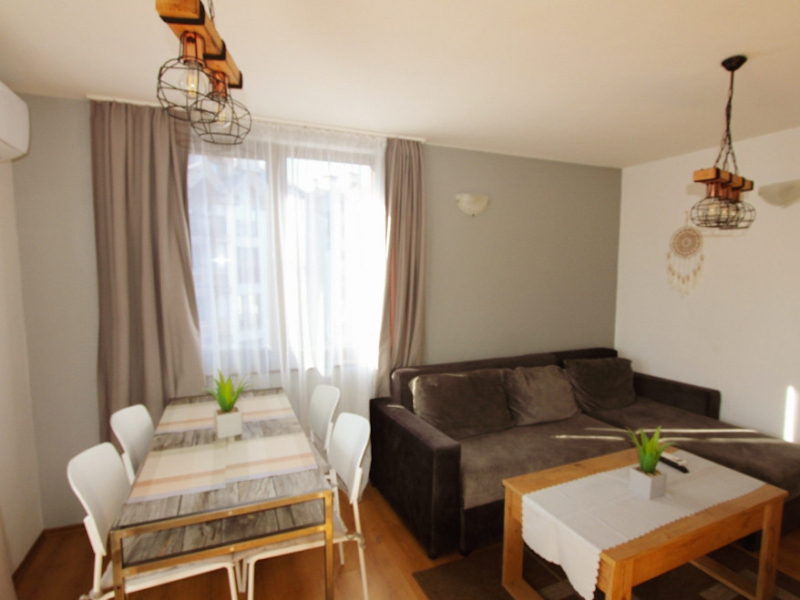 Renovated One-Bedroom Apartment in Royal Park Resort