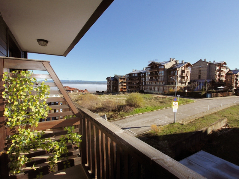 Renovated One-Bedroom Apartment in Royal Park Resort