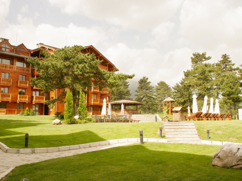Fully Furnished One-Bedroom Apartment in the Prestigious Pirin Golf & Country Club