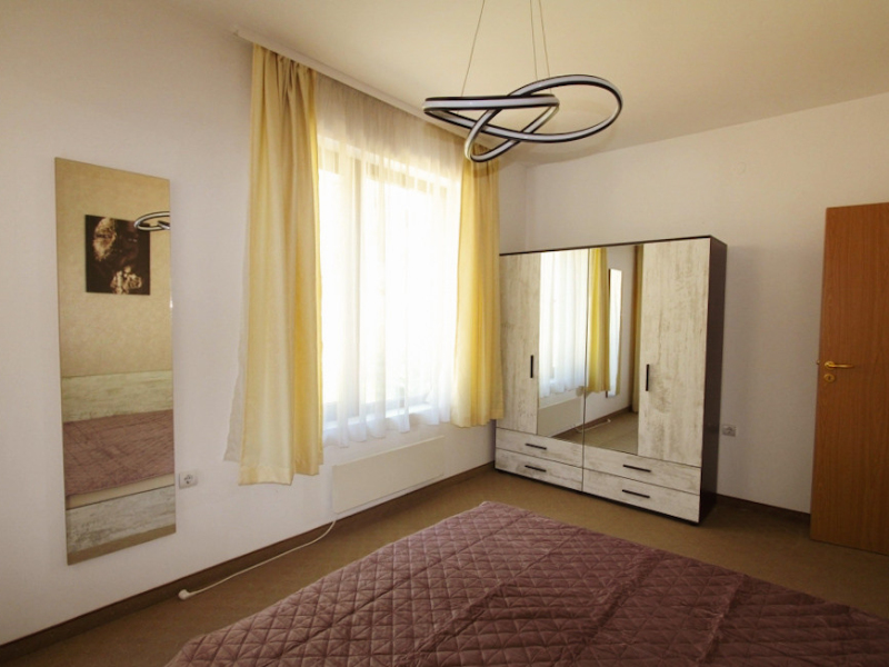 Cozy one-bedroom apartment with two balconies in Tri Hory complex
