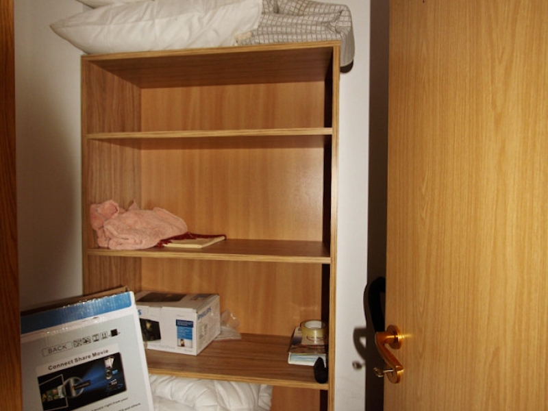 Cozy one-bedroom apartment with two balconies in Tri Hory complex
