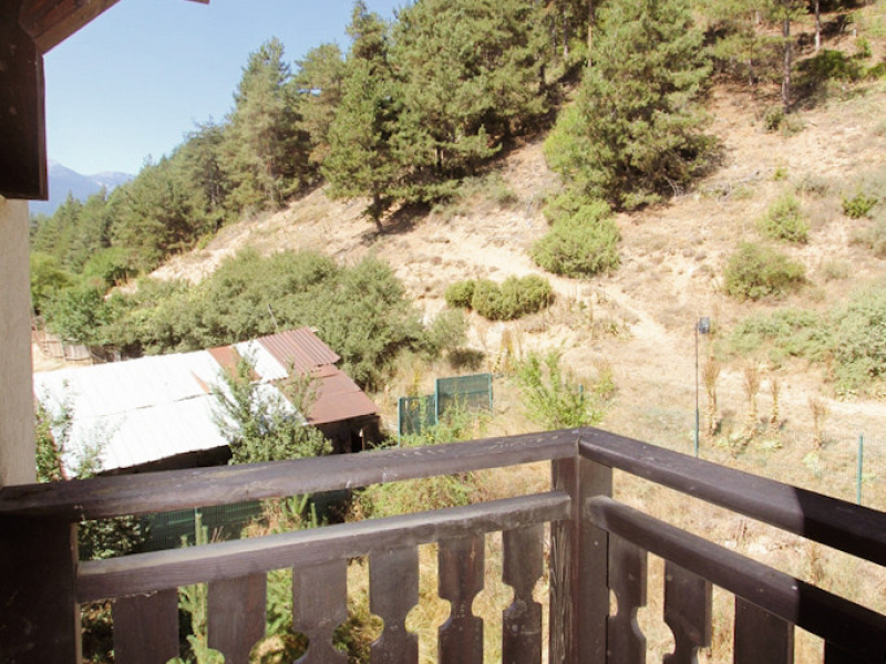 Cozy one-bedroom apartment with two balconies in Tri Hory complex