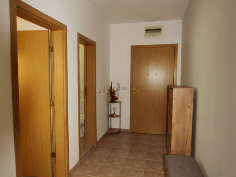 Cozy one-bedroom apartment with two balconies in Tri Hory complex