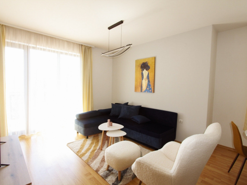 Cozy one-bedroom apartment with two balconies in Tri Hory complex