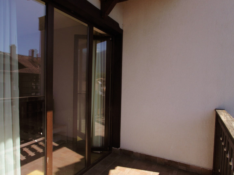 Cozy one-bedroom apartment with two balconies in Tri Hory complex