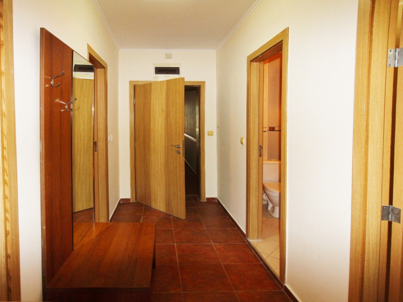 Three-room furnished apartment with garden