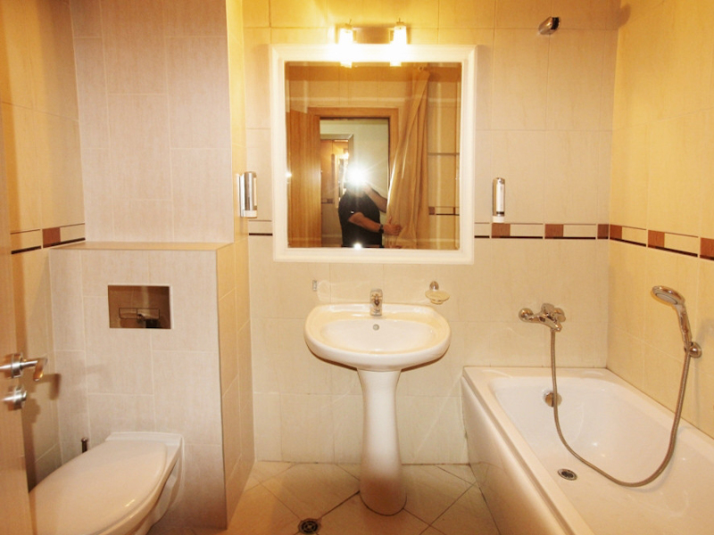Three-room furnished apartment with garden