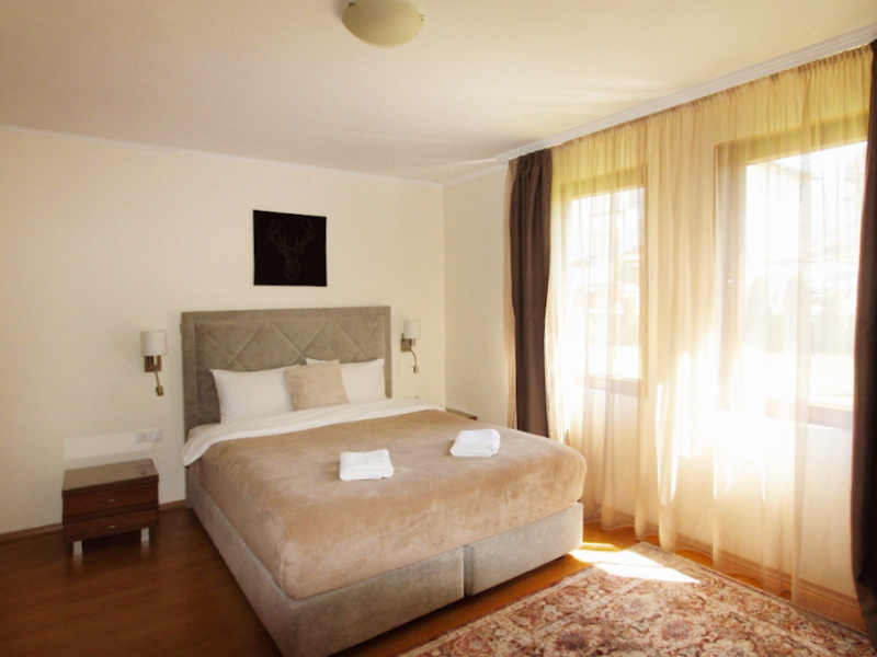 Three-room furnished apartment with garden