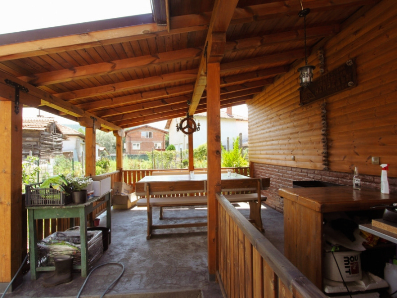Fully renovated two-story house with 5 bedrooms, two terraces, and a yard – Dobrinishte