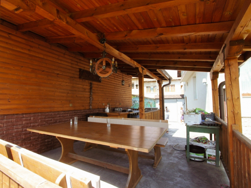 Fully renovated two-story house with 5 bedrooms, two terraces, and a yard – Dobrinishte