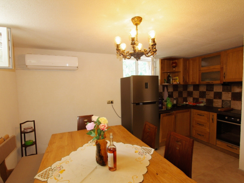 Fully renovated two-story house with 5 bedrooms, two terraces, and a yard – Dobrinishte