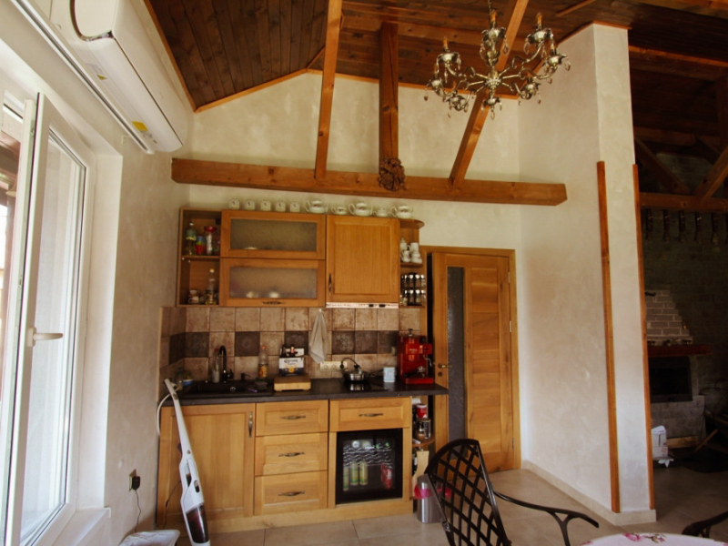 Fully renovated two-story house with 5 bedrooms, two terraces, and a yard – Dobrinishte