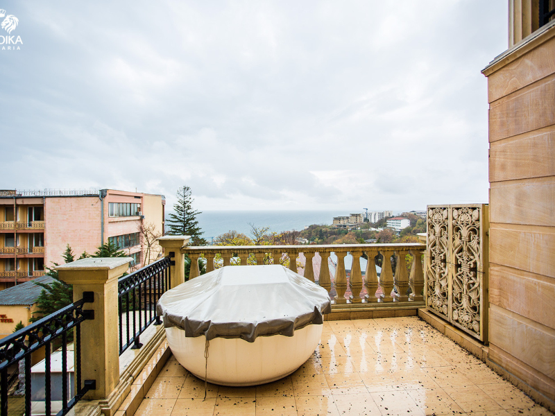 Luxury apartment in the prestigious Argisht Palace residential complex