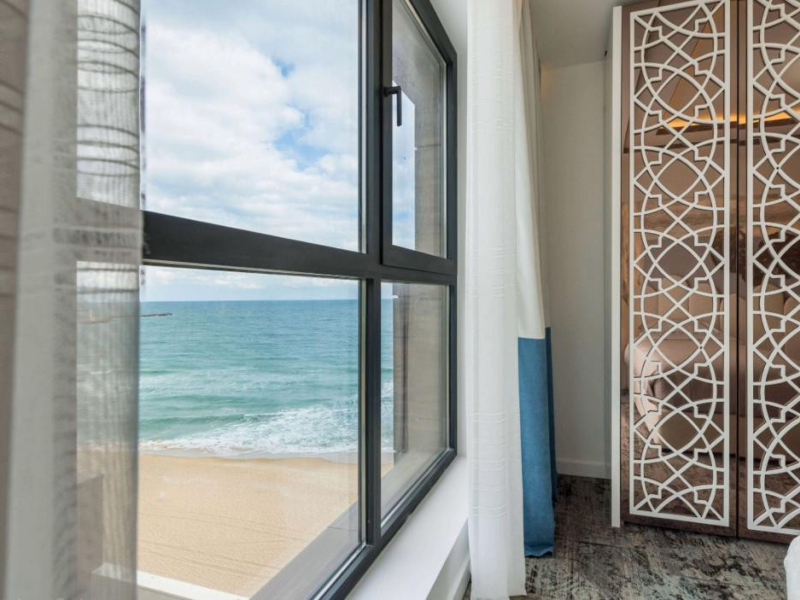 Ultra-luxurious apartment right on the beach – Sunny Day Residence