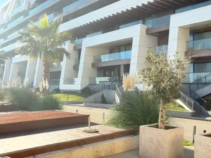 Ultra-luxurious apartment right on the beach – Sunny Day Residence