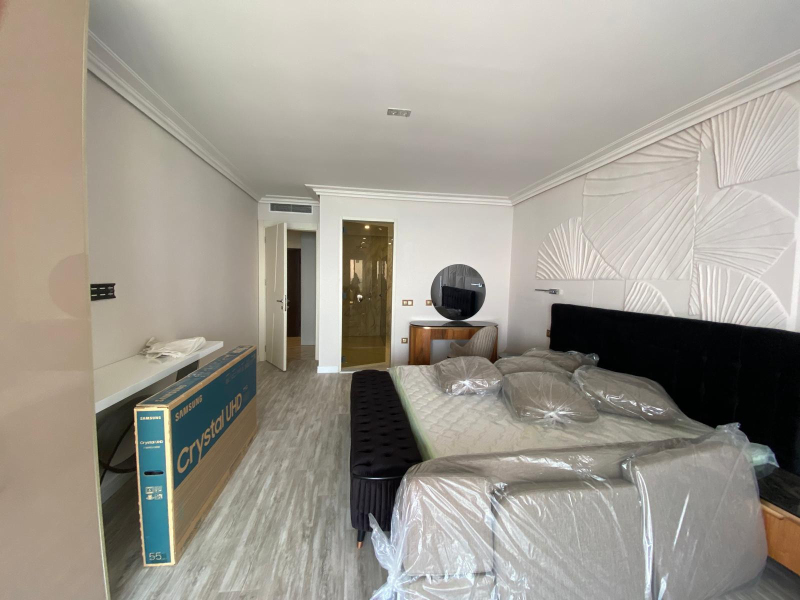 Exclusive apartment right on the beach with panoramic sea views