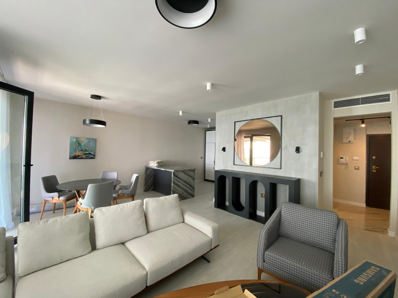 Exclusive apartment right on the beach with panoramic sea views