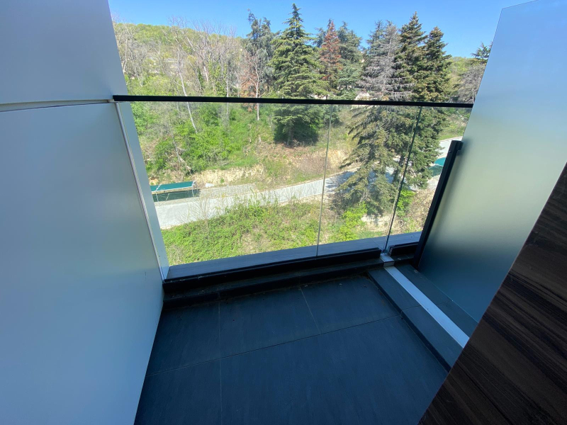 Elegant apartment with a view of greenery - peace, privacy and timeless design