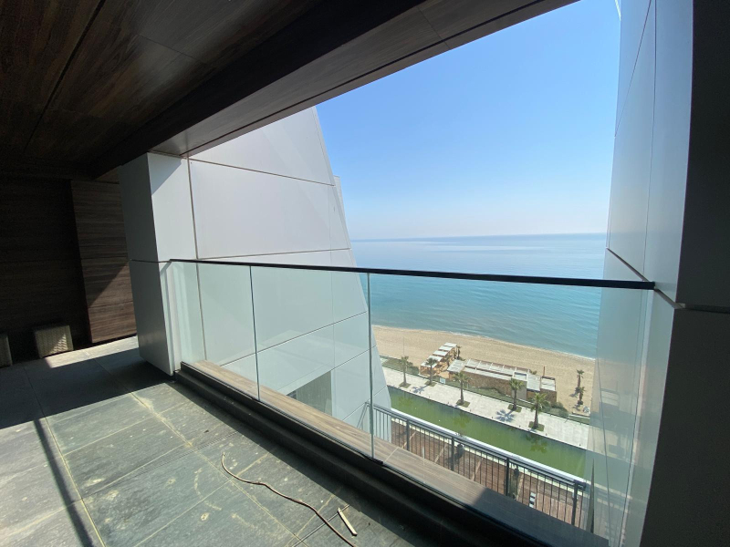 Elegant apartment with a view of greenery - peace, privacy and timeless design