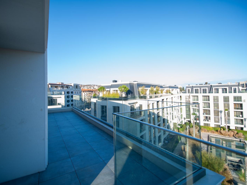 AZURE PREMIUM – ULTRA-LUXURY 3-BEDROOM PENTHOUSE