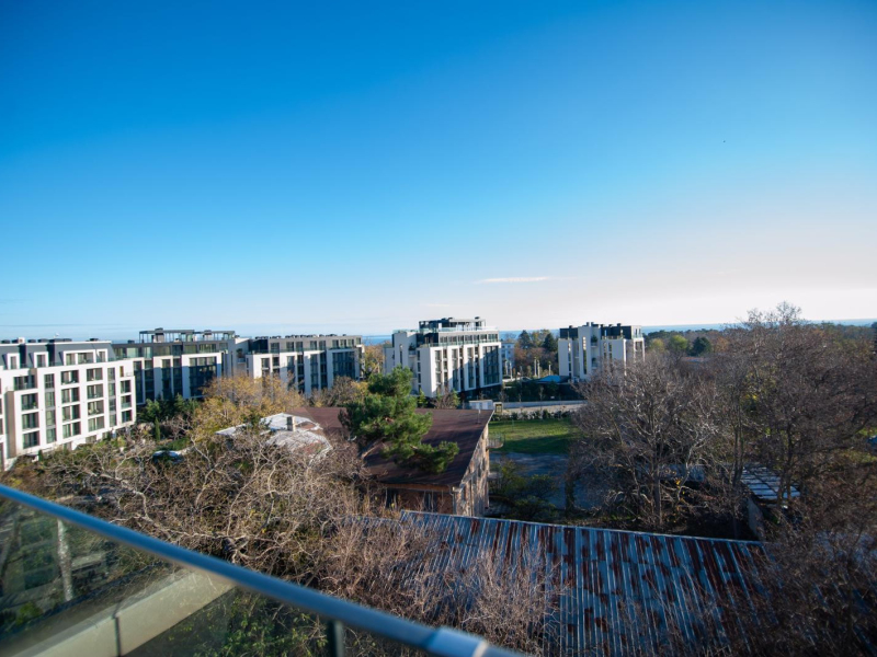 AZURE PREMIUM – ULTRA-LUXURY 3-BEDROOM PENTHOUSE