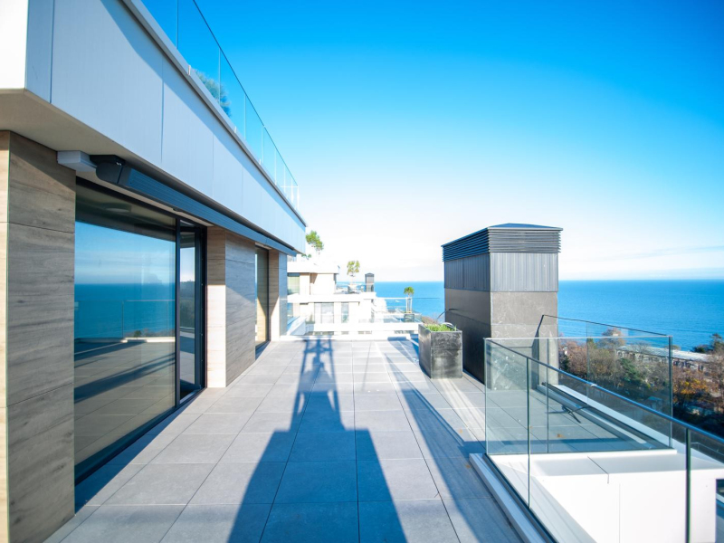 Flagship penthouse with panoramic terrace – absolute luxury at the Azur Panorama resort