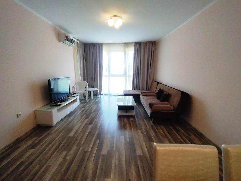 Apartment No. 5 at Long Beach Apartments