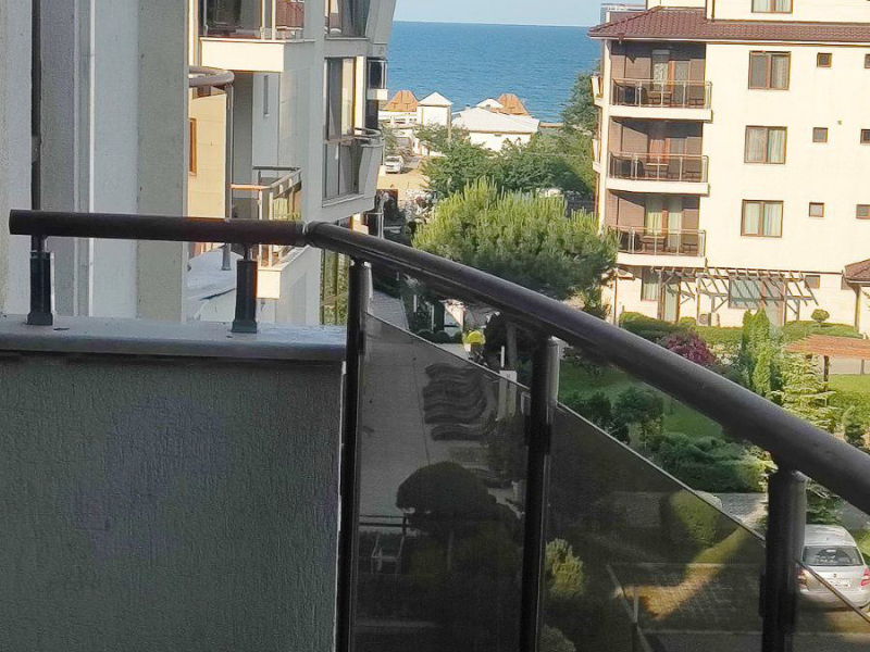APARTMENT NO.6 LONG BEACH