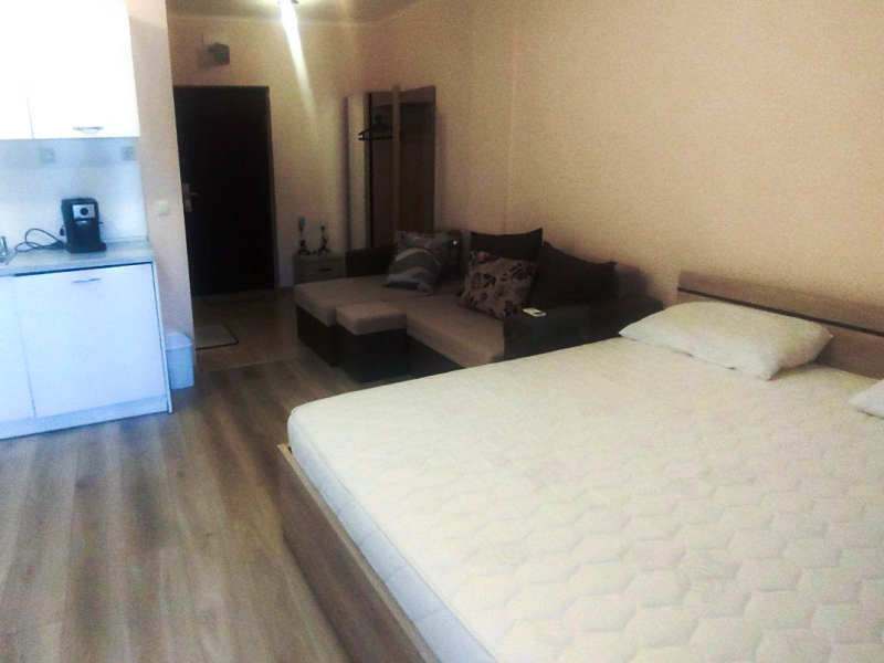 APARTMENT NO.6 LONG BEACH