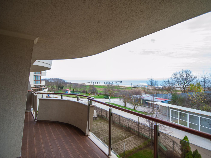 Apartment No. 11 – Long Beach Resort World Team